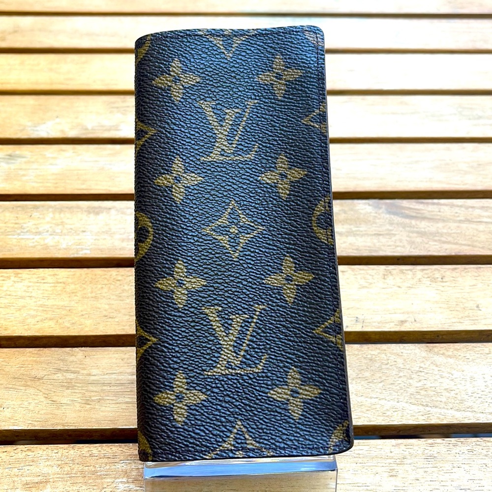 LV Monogram Eyeglass case authentic.